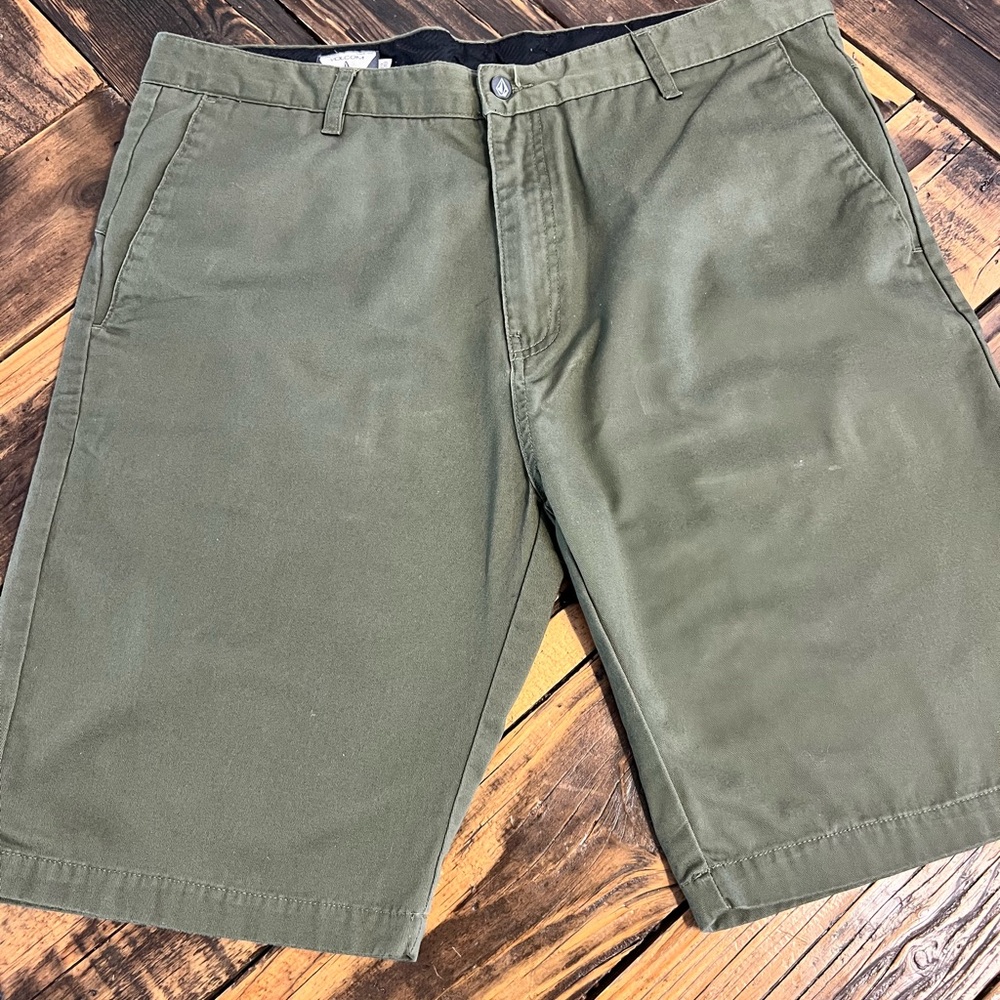 Men’s Volcom Shorts Olive Green size 38”